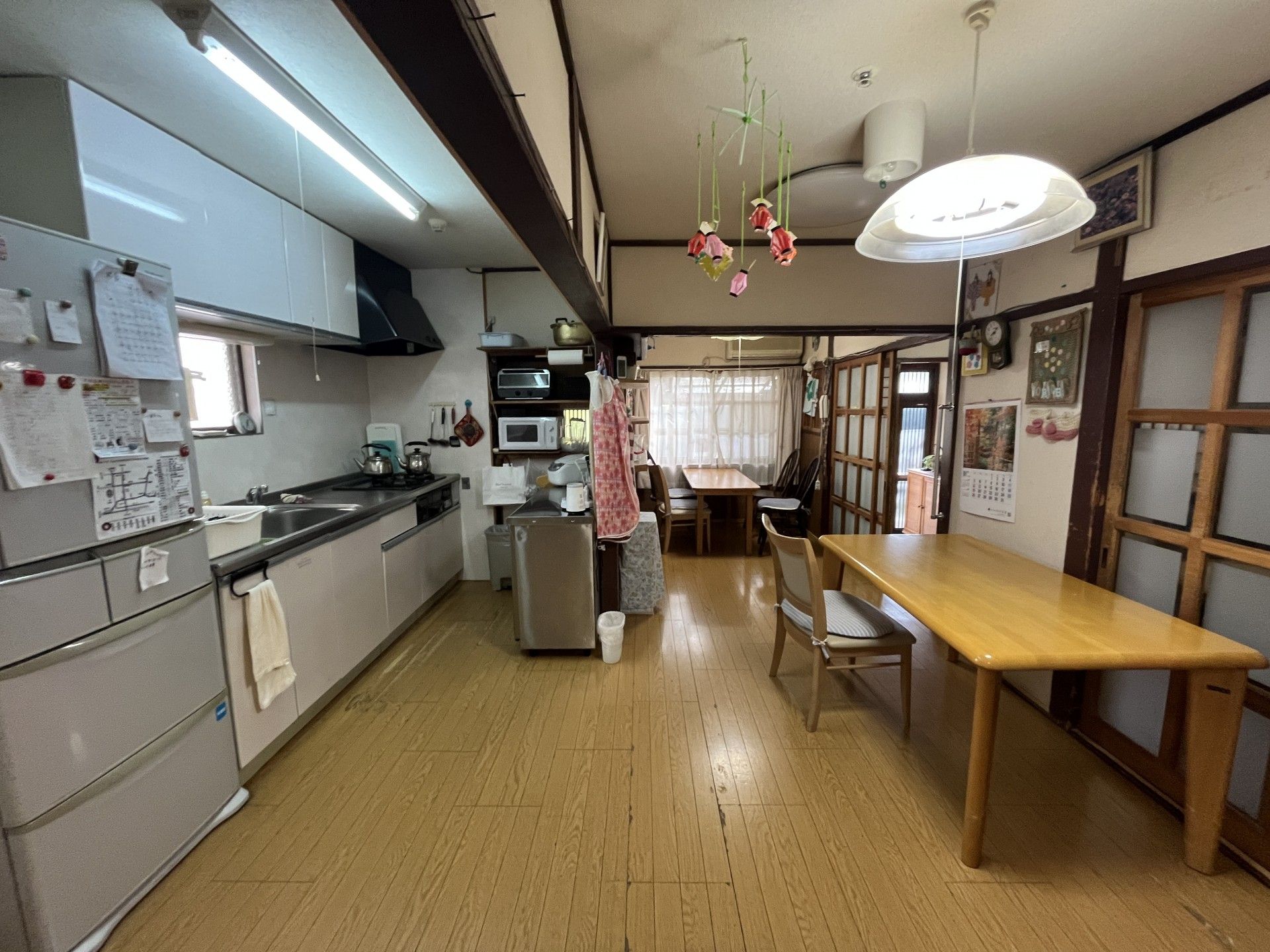 家庭的な雰囲気のキッチン