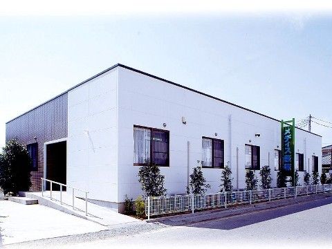 1階建ての当施設には出入口にスロープも設置しており、車椅子をご利用の方にも不便なくご移動いただける住環境である。