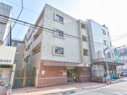 建物玄関外観