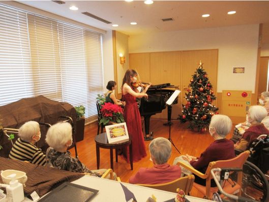 5階エレベーターホール・キッチン