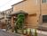 温かみのある建物正面