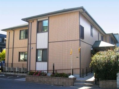ゆったりとした外観の建物