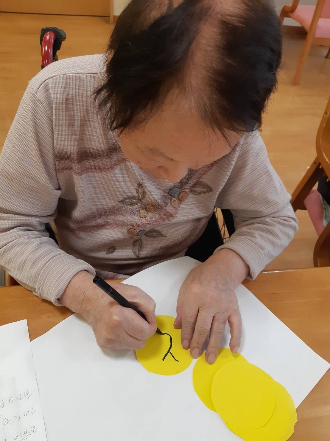 創作活動を楽しむ様子