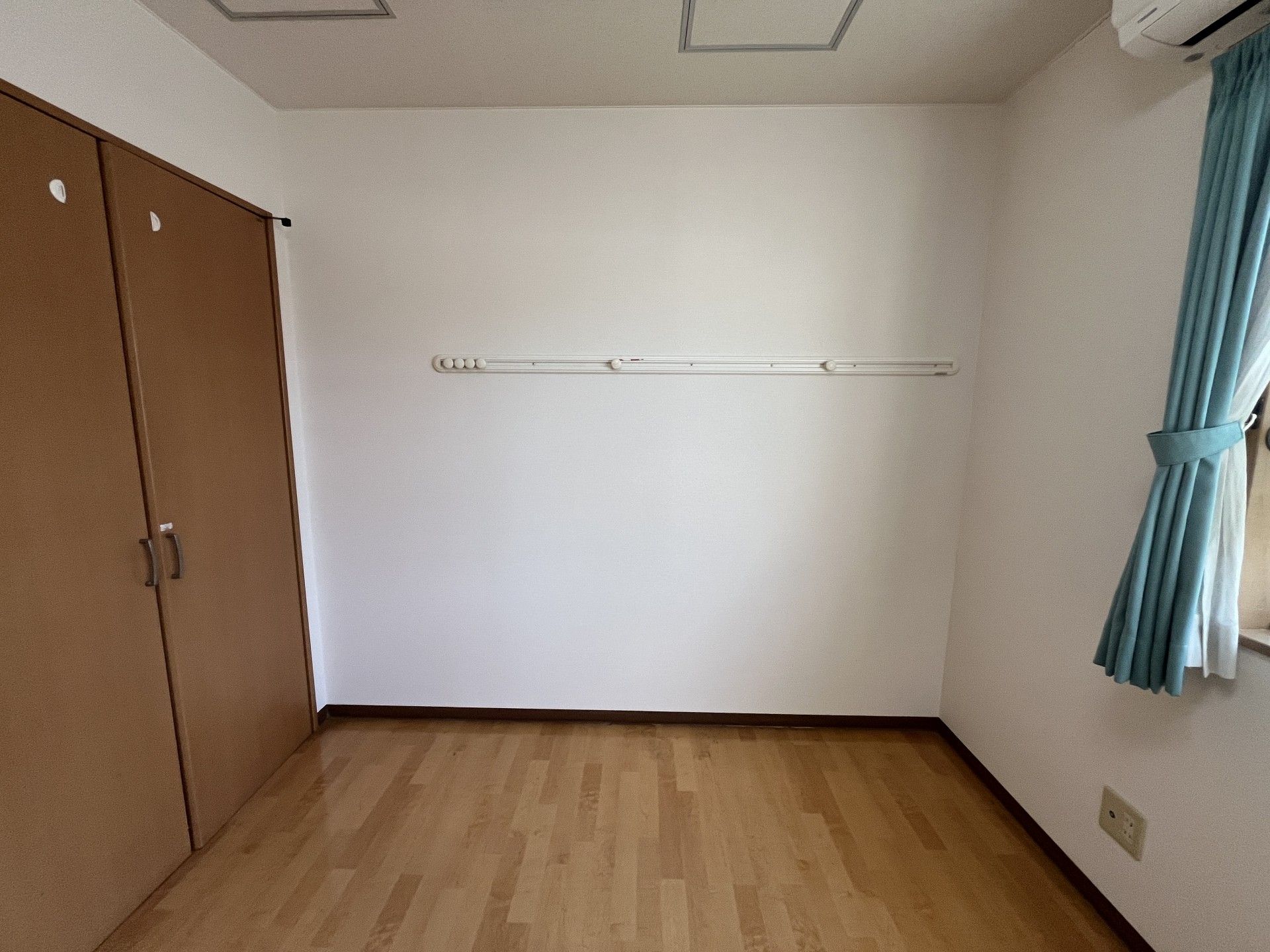 シンプルな居室の一角