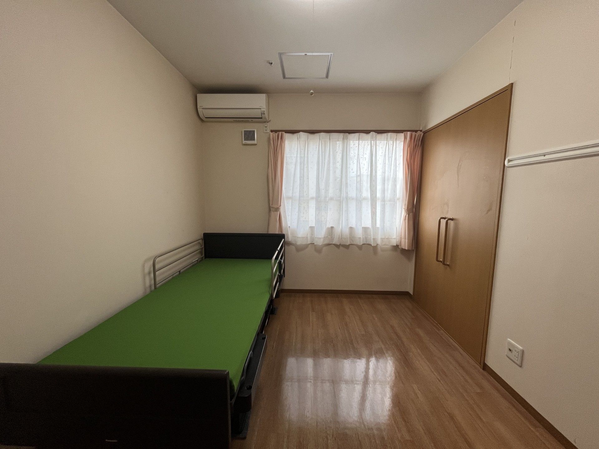 シンプルな個室