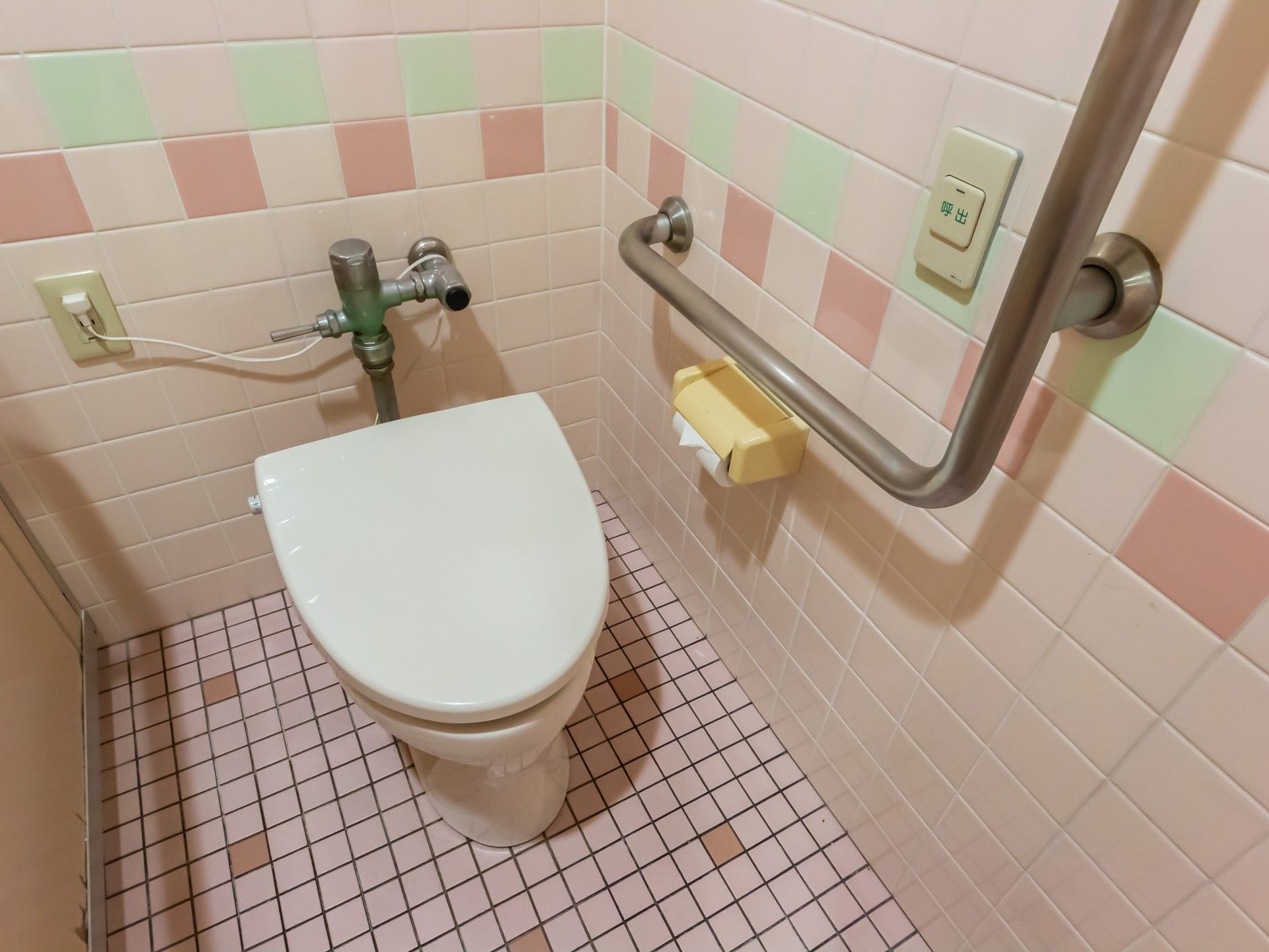 手すり付きトイレ設備