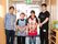 笑顔の素敵な施設のスタッフである。４人のスタッフが写っており、入居者様の要望などに迅速に対応することができる。