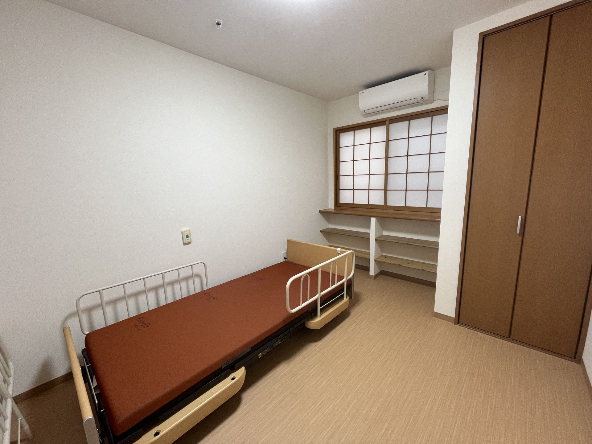 快適な個室の寝室