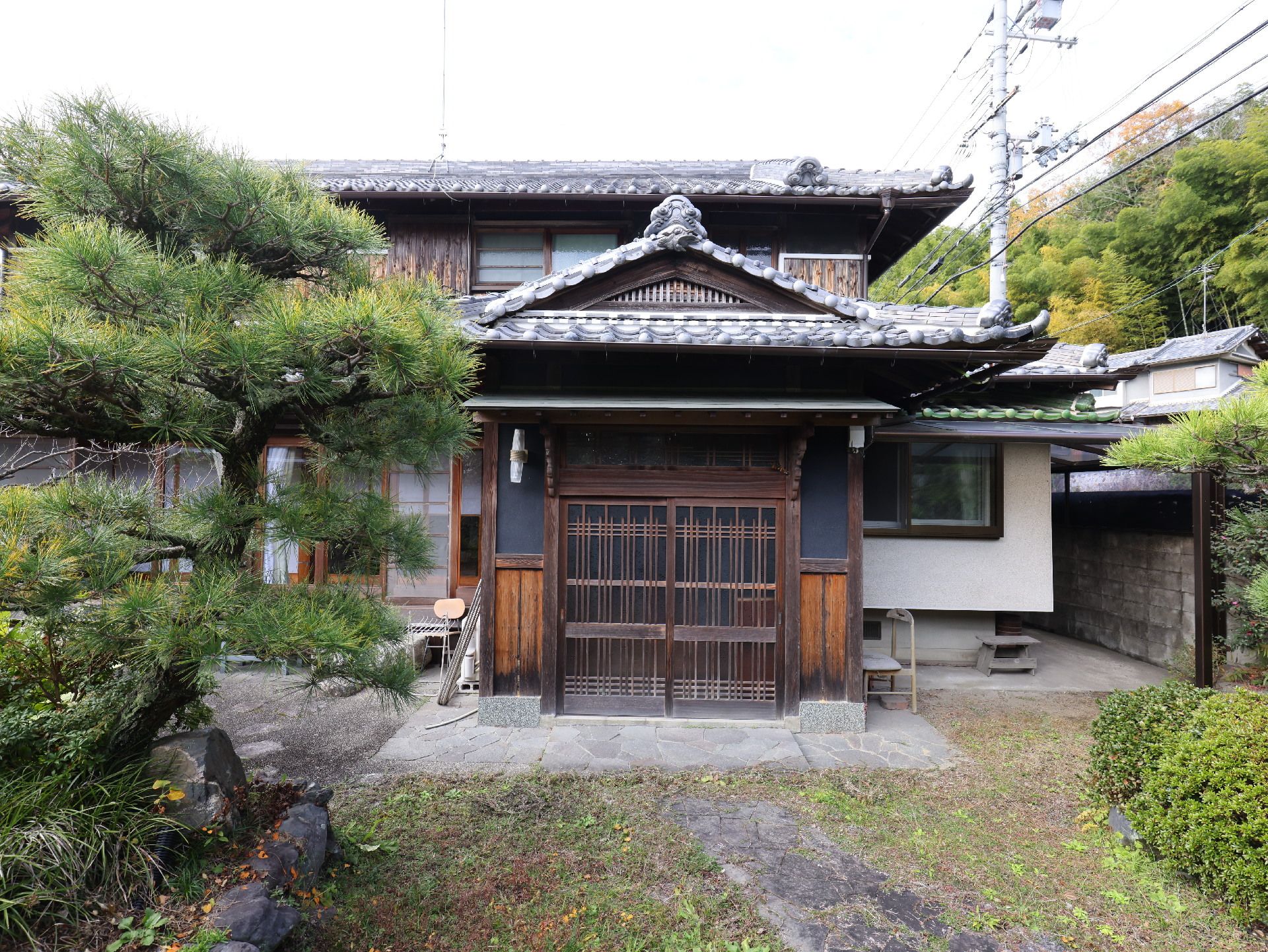 和風の介護施設の外観