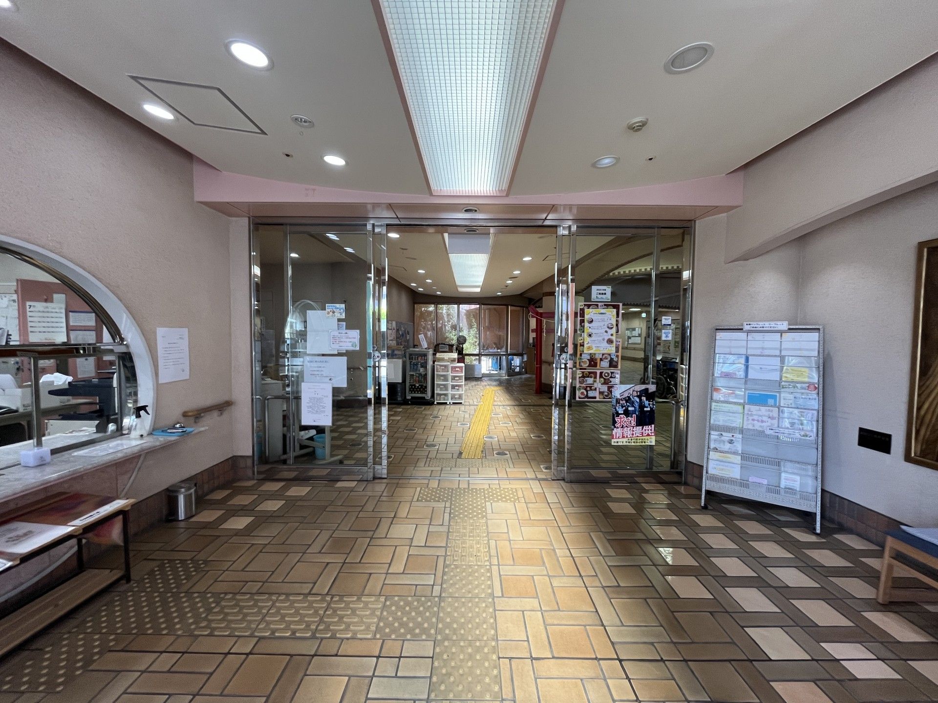 広いエントランス