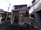 住宅街の風景と建物群