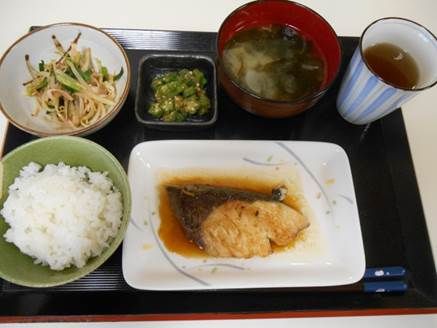 栄養バランスの食事提供