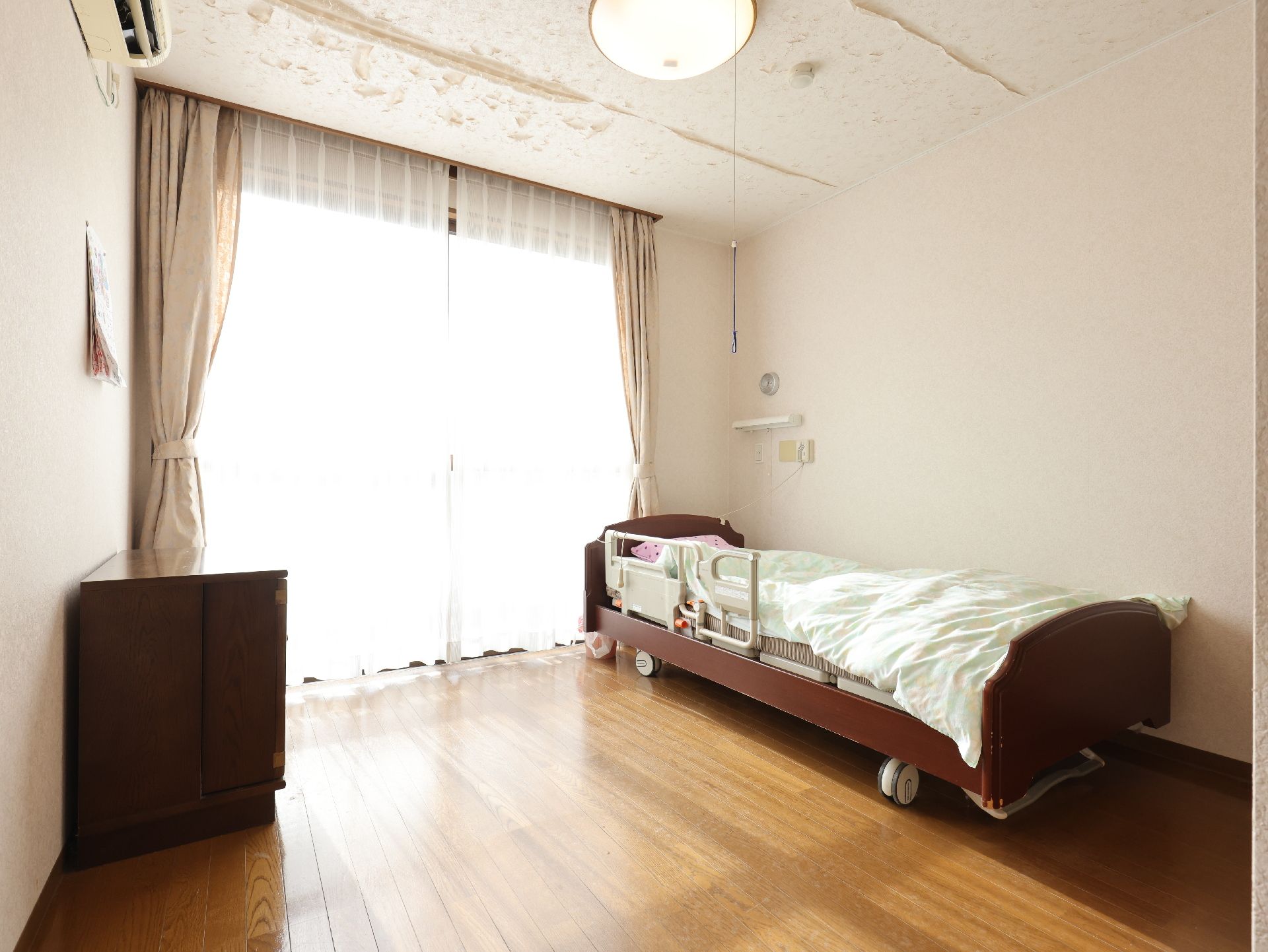 窓が付いた居室