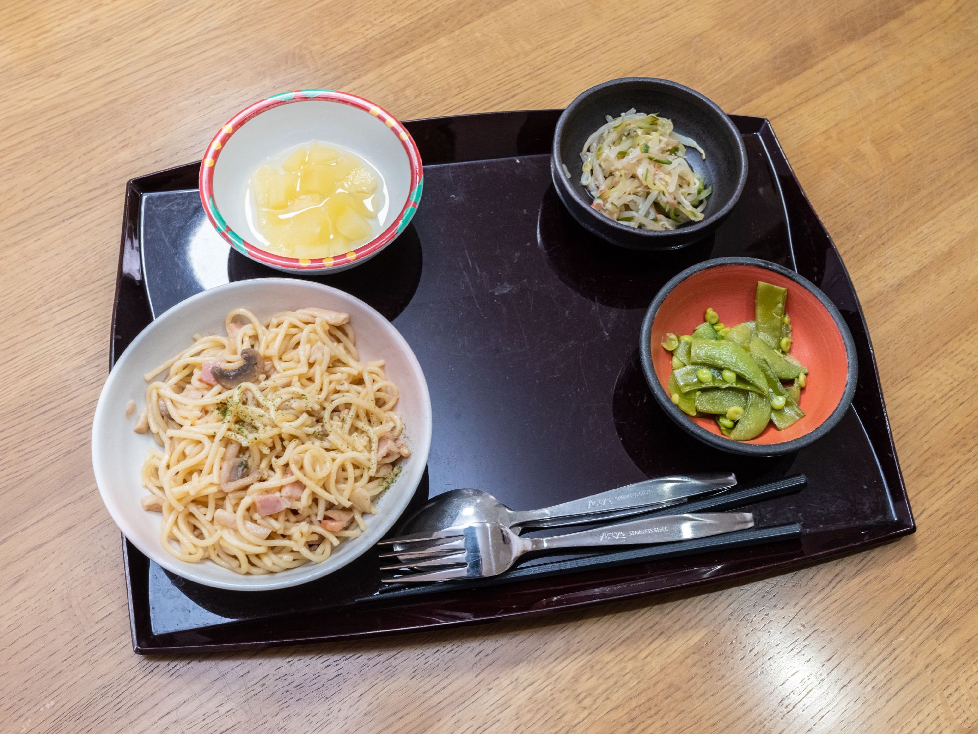 スパゲッティとデザートのセット