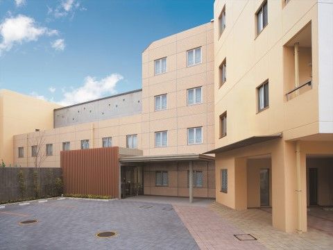 「ニチイホーム 矢口」の外観。マンションのような雰囲気の施設。