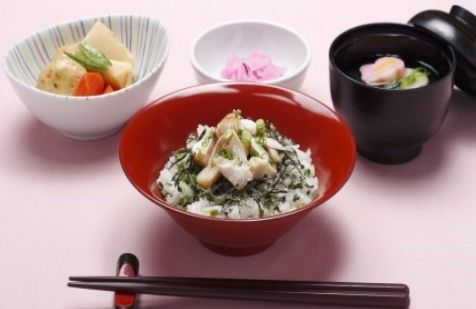 「ニチイホーム 矢口」のお食事。和食、洋食とバラエティに富んだ献立。