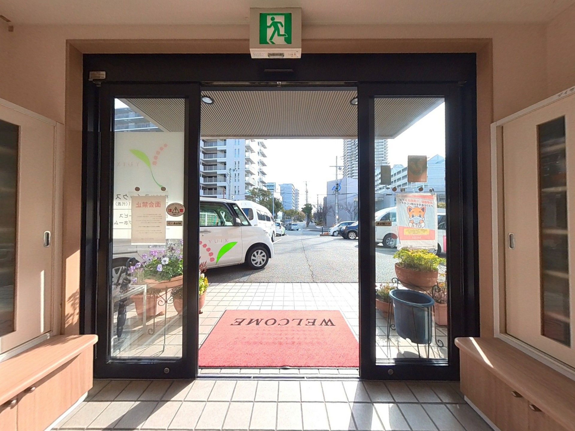 明るいエントランス