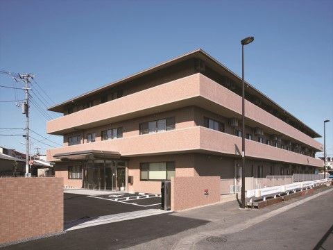 「ニチイホーム 練馬高野台」の外観。マンションのような佇まい。