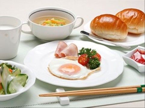 「ニチイホーム 練馬高野台」のお食事(朝食)。選べるメニューがある。