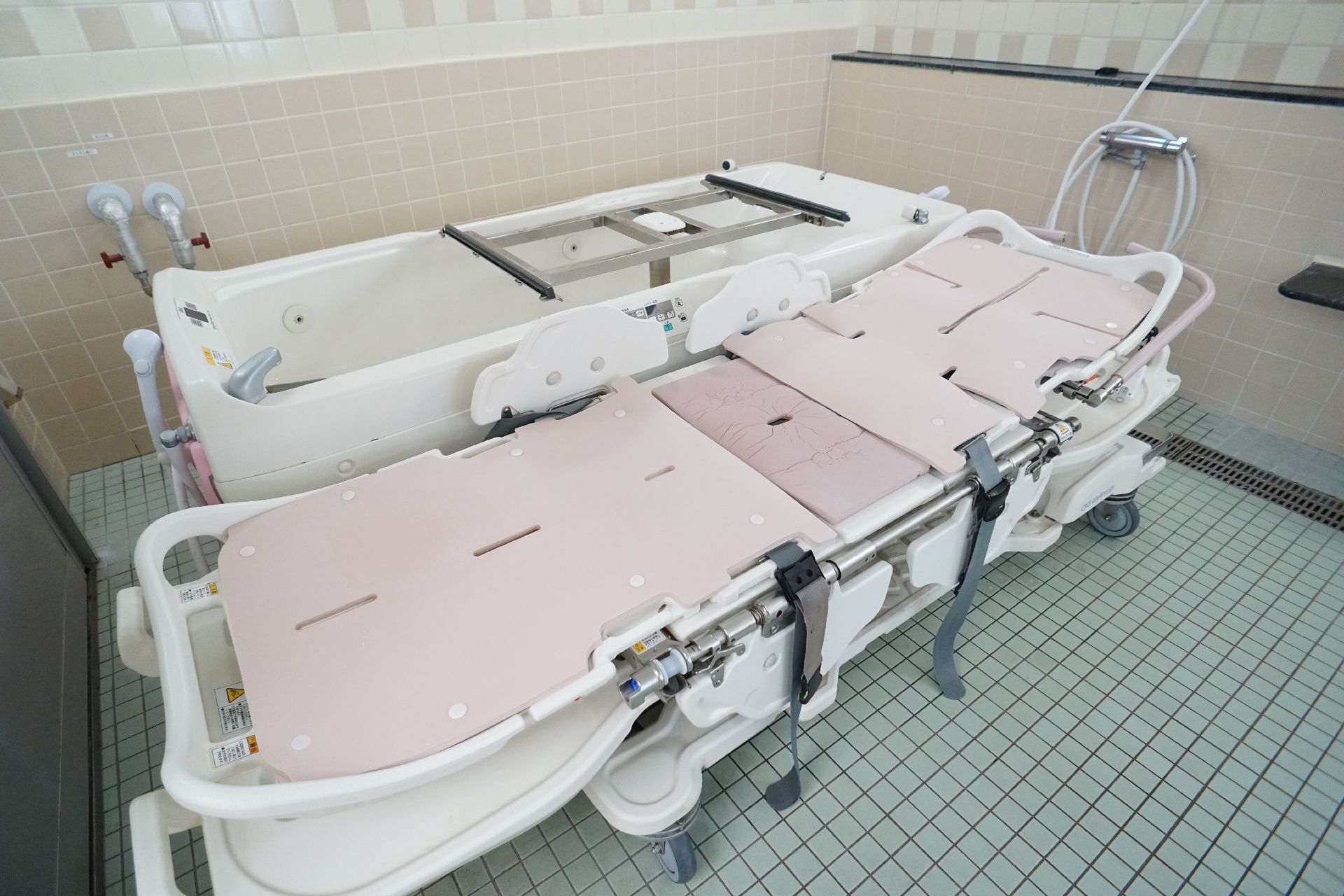 要介護の重い方でも、身体に負担をかけずに入浴できる機械浴