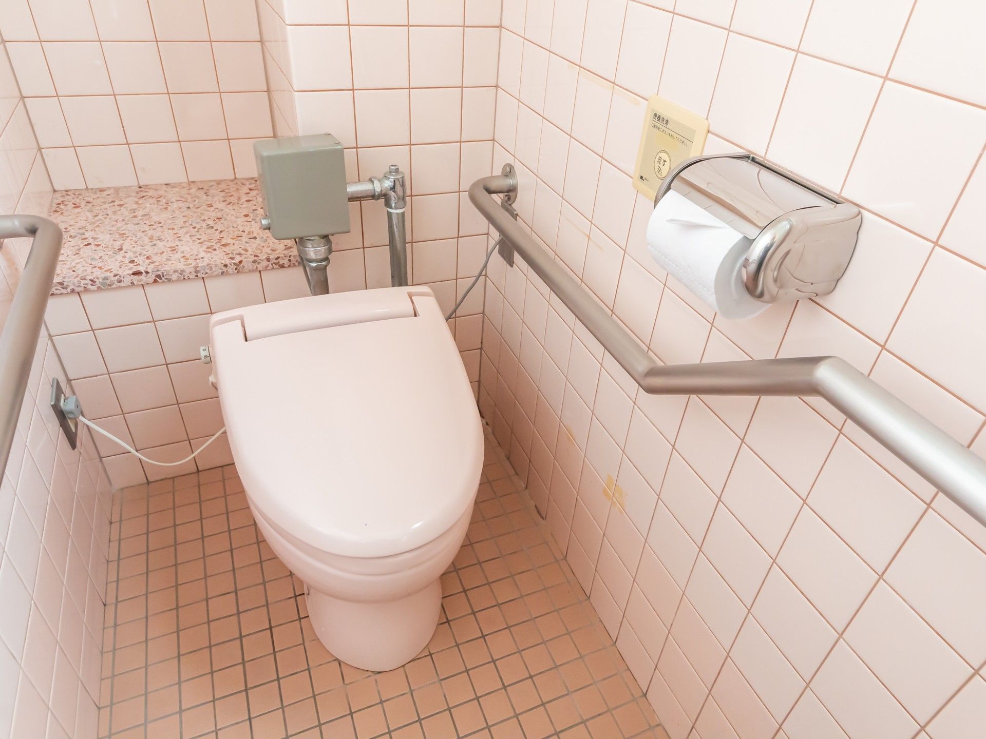 バリアフリーのトイレ設備