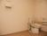 トイレの両脇に手すりがあるだけではなく、広々とした空間となっており、利用しやすいトイレとなっている。