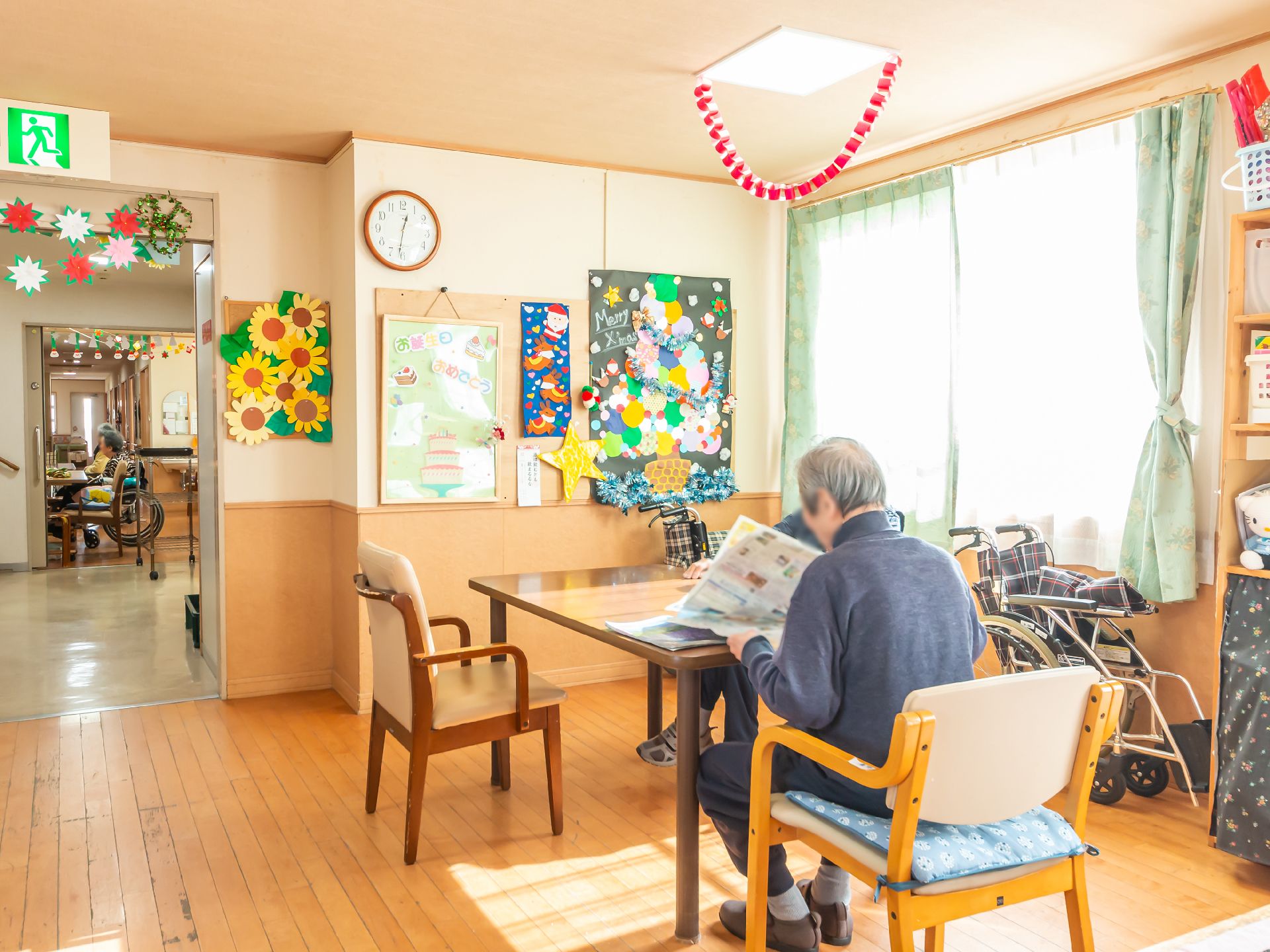 展示物が多く設置されている共有スペース