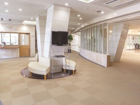 「ニチイホーム たまプラーザ」のエントランスホール。お客様をお迎えする玄関口。