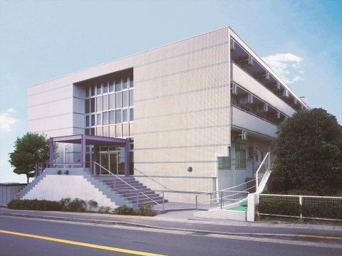「ニチイホーム 鷺沼」の外観。最寄駅が近くアクセスの良い施設。