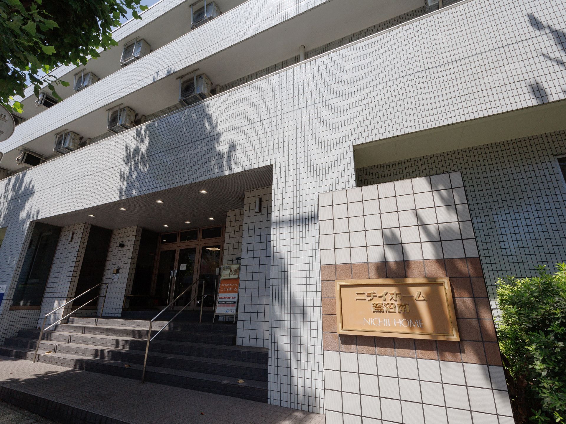 施設エントランス