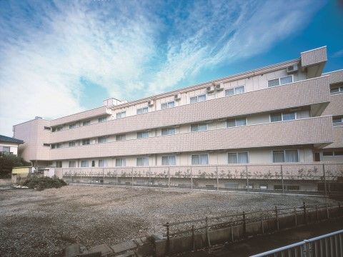 「ニチイホーム 元住吉」の外観。ヘルパーステーションのある施設。