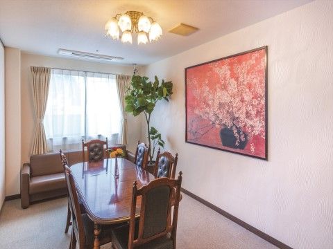 「ニチイホーム 修善寺」のファミリールーム。家族で使用できるスペース。