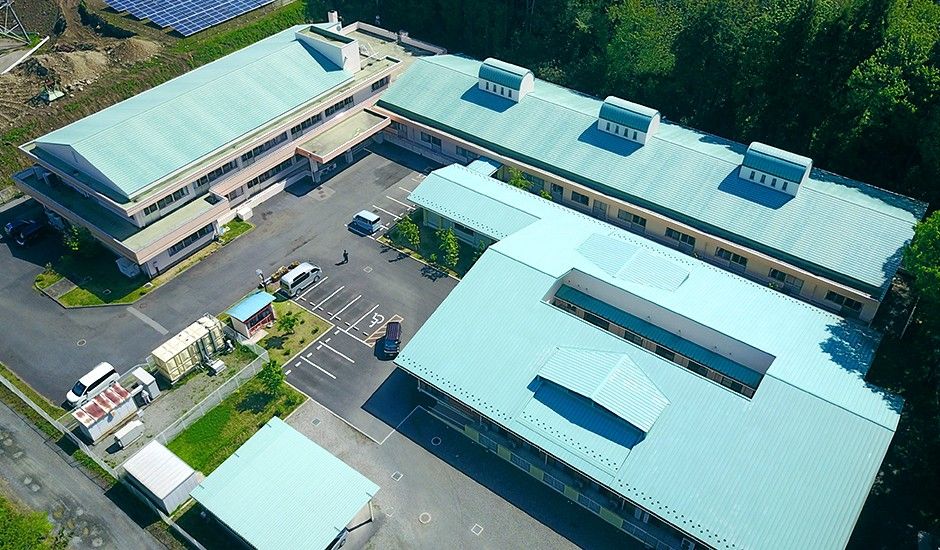 広々とした施設全景