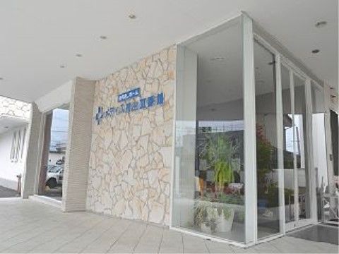 住宅型有料老人ホームのエントランス