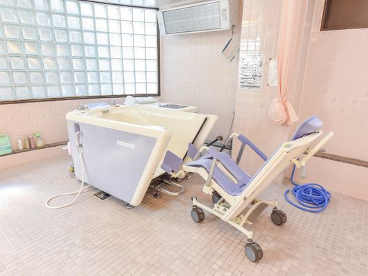 車椅子専用の浴槽