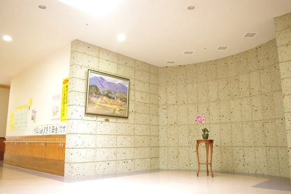 明るいエントランスホール