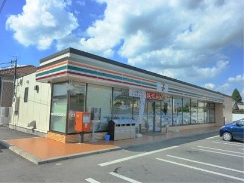 24時間営業しているコンビニが、施設の近くにある。品揃えが充実しているので、便利にご利用いただける。
