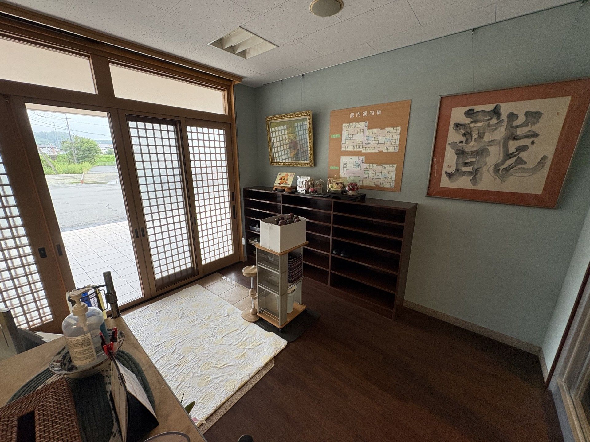 広い玄関スペース