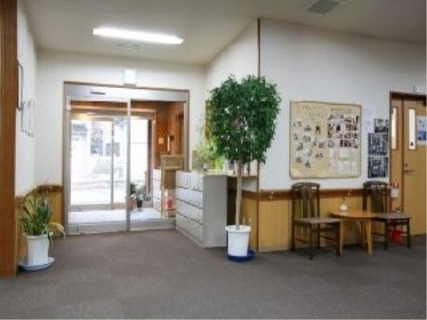 「スマイリングホーム メディス深谷」バリアーフリーの出入り容易なエントランスです。