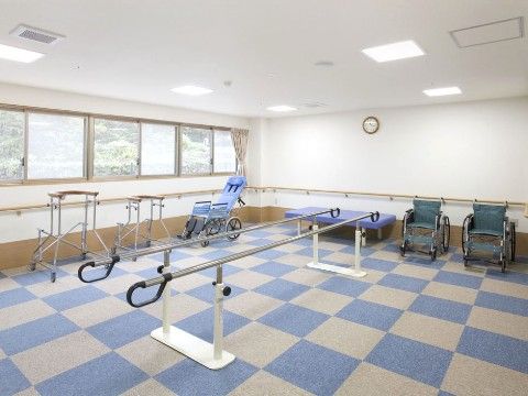 「スマイリングホーム メディス草津」リハビリ器具です。各々のペースに見合った道具がお使いいただけます。