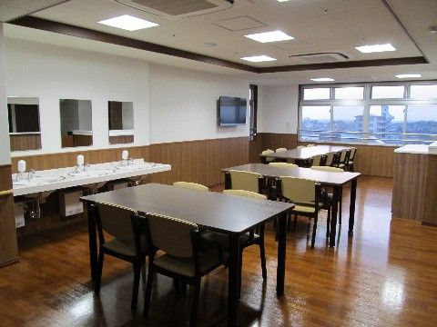 「ヒューマンサポート古河」リビングです。歓談の向きには是非こちらをお使いいただけます。