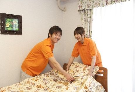 ハートフルニュー幕張の居室。ご夫婦そろって快適に暮らせる二人部屋を完備している。