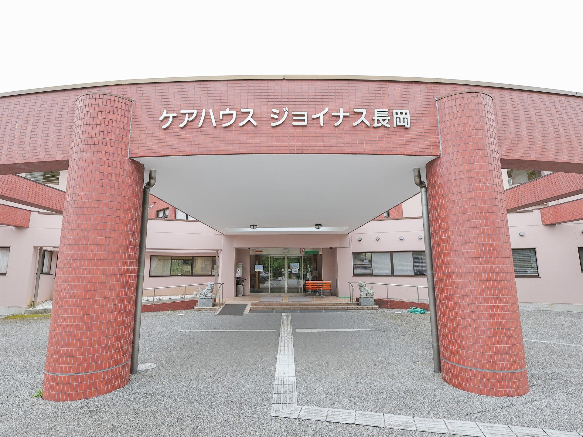 ゆったりとした入口エリア