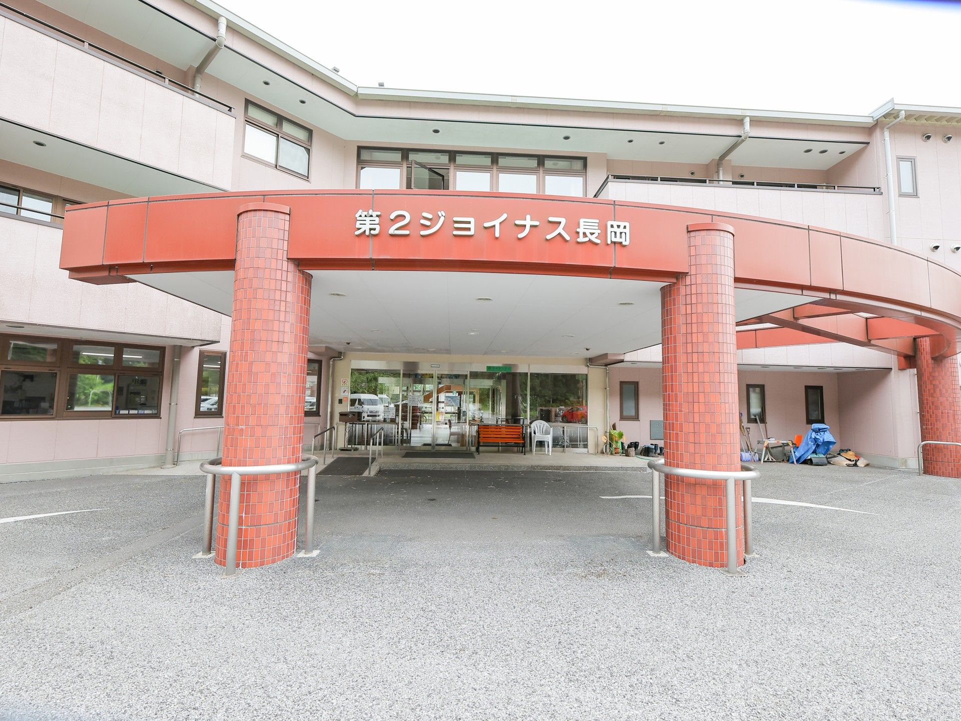 ゆったりとした入り口エリア