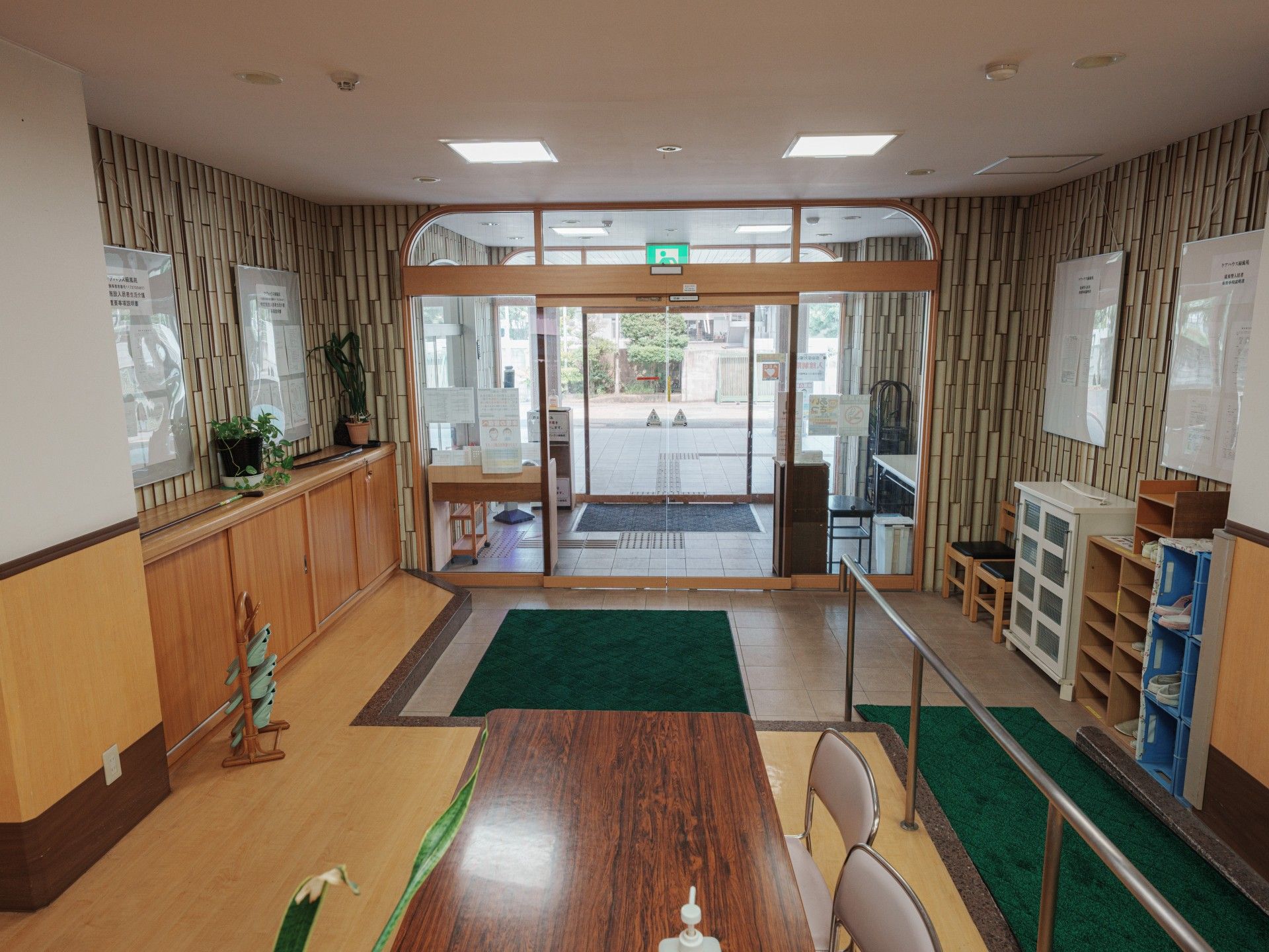 広いエントランス