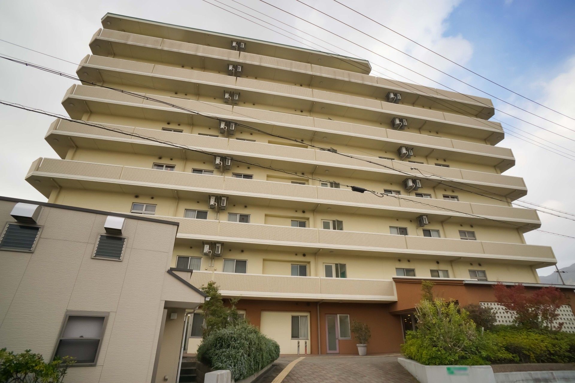 清潔感のある外観の建物