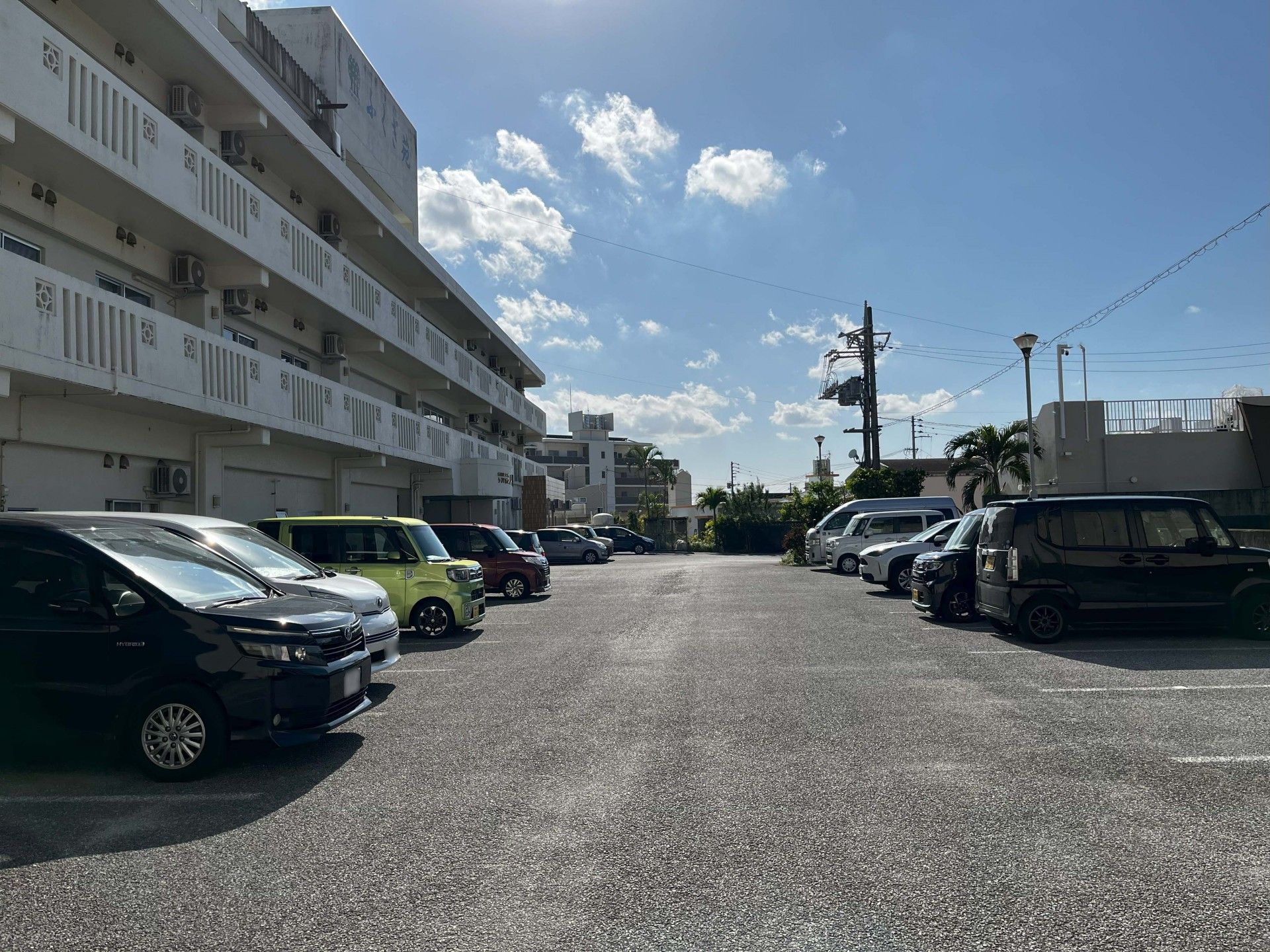 広い駐車場