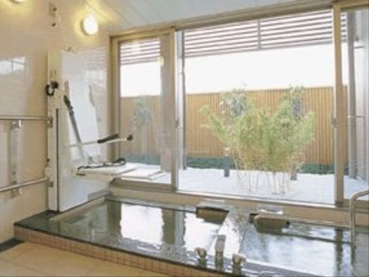 スライドインバス