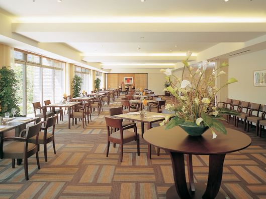 ダイニングレストラン「春夏秋冬」