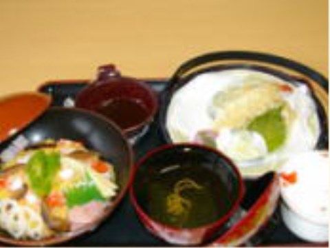 シェアグレイス商栄の食事。栄養バランスの整った、美味しい、出来たてのお食事を日々ご提供しております。